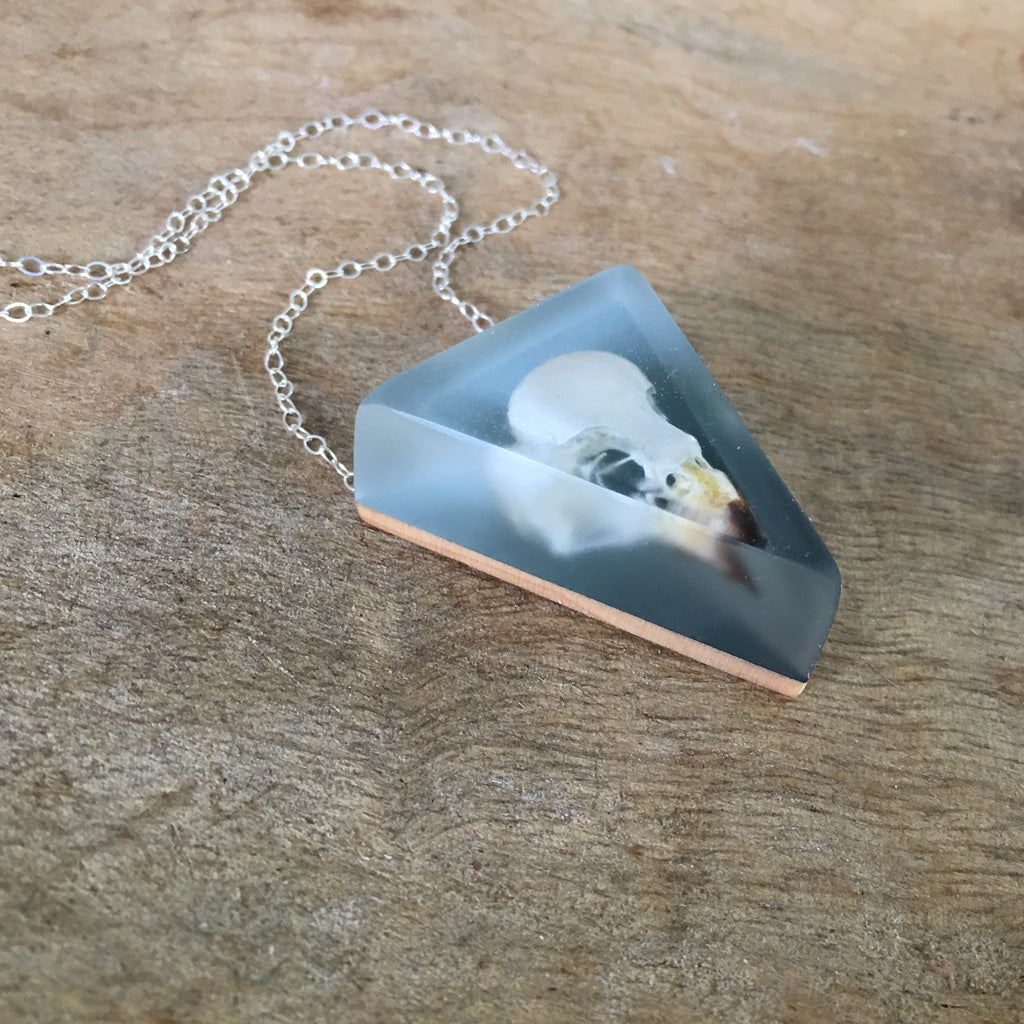 Finch Skull Ombre Necklace Side View