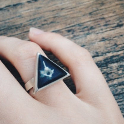 Model wearing vertebra ring